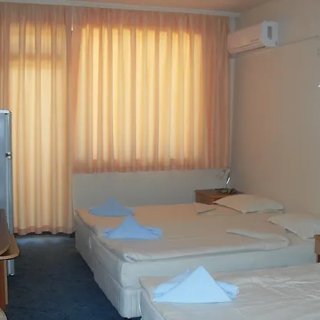 Ξενοδοχείο Amigos 2*