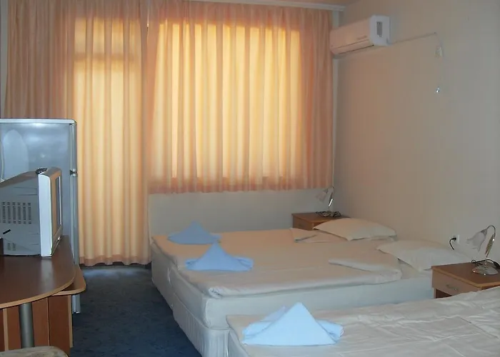 Ξενοδοχείο Amigos 2*